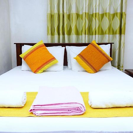 Lake Island Home Stay ดัมบูลลา ภายนอก รูปภาพ