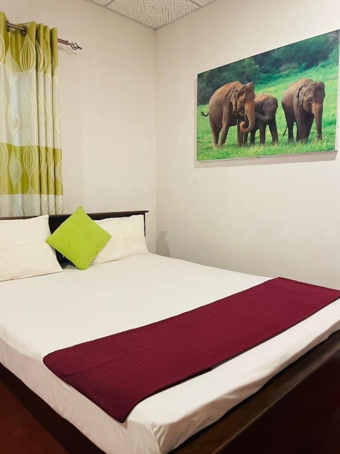 Lake Island Home Stay ดัมบูลลา ภายนอก รูปภาพ