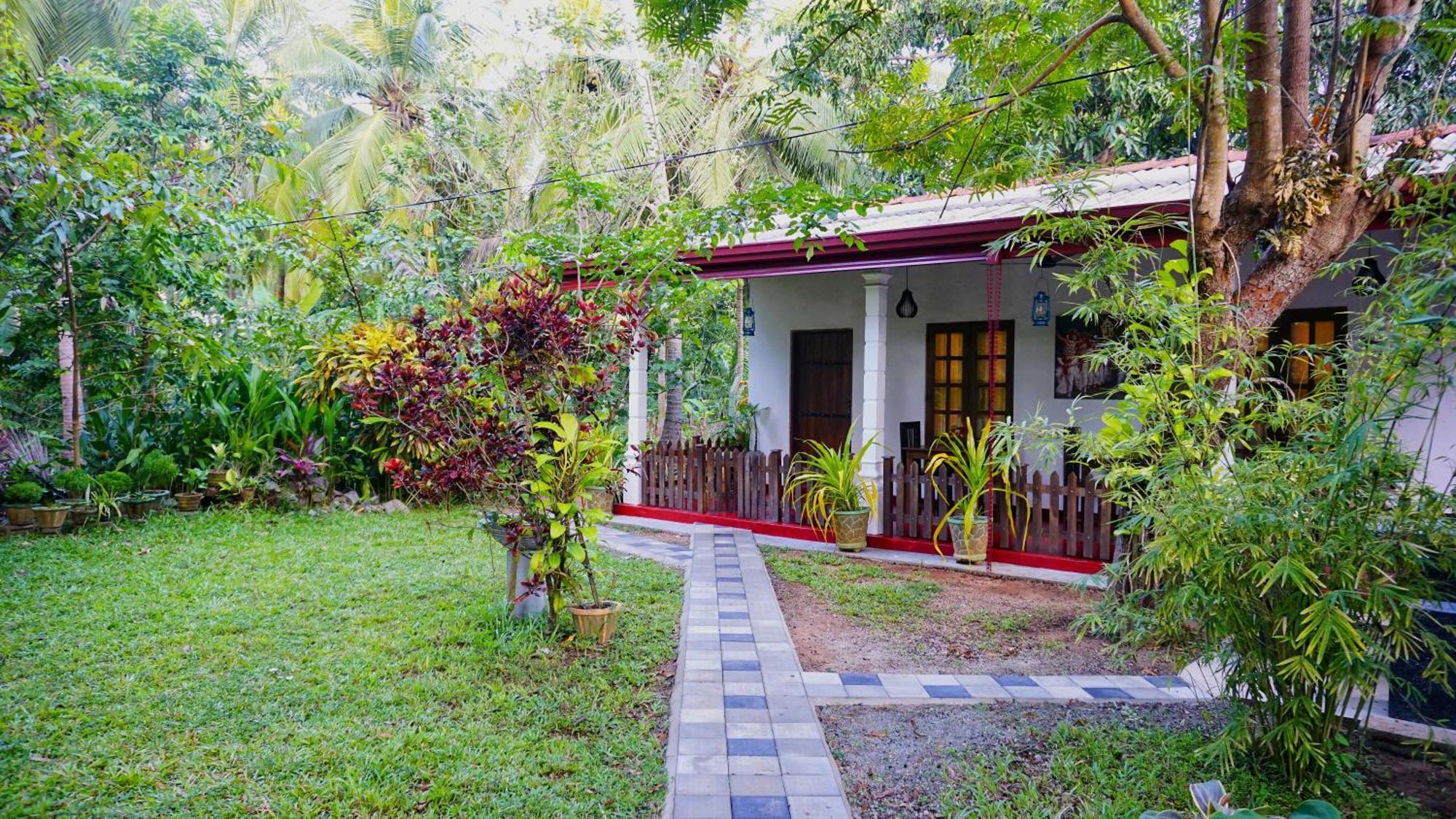 Lake Island Home Stay ดัมบูลลา ภายนอก รูปภาพ