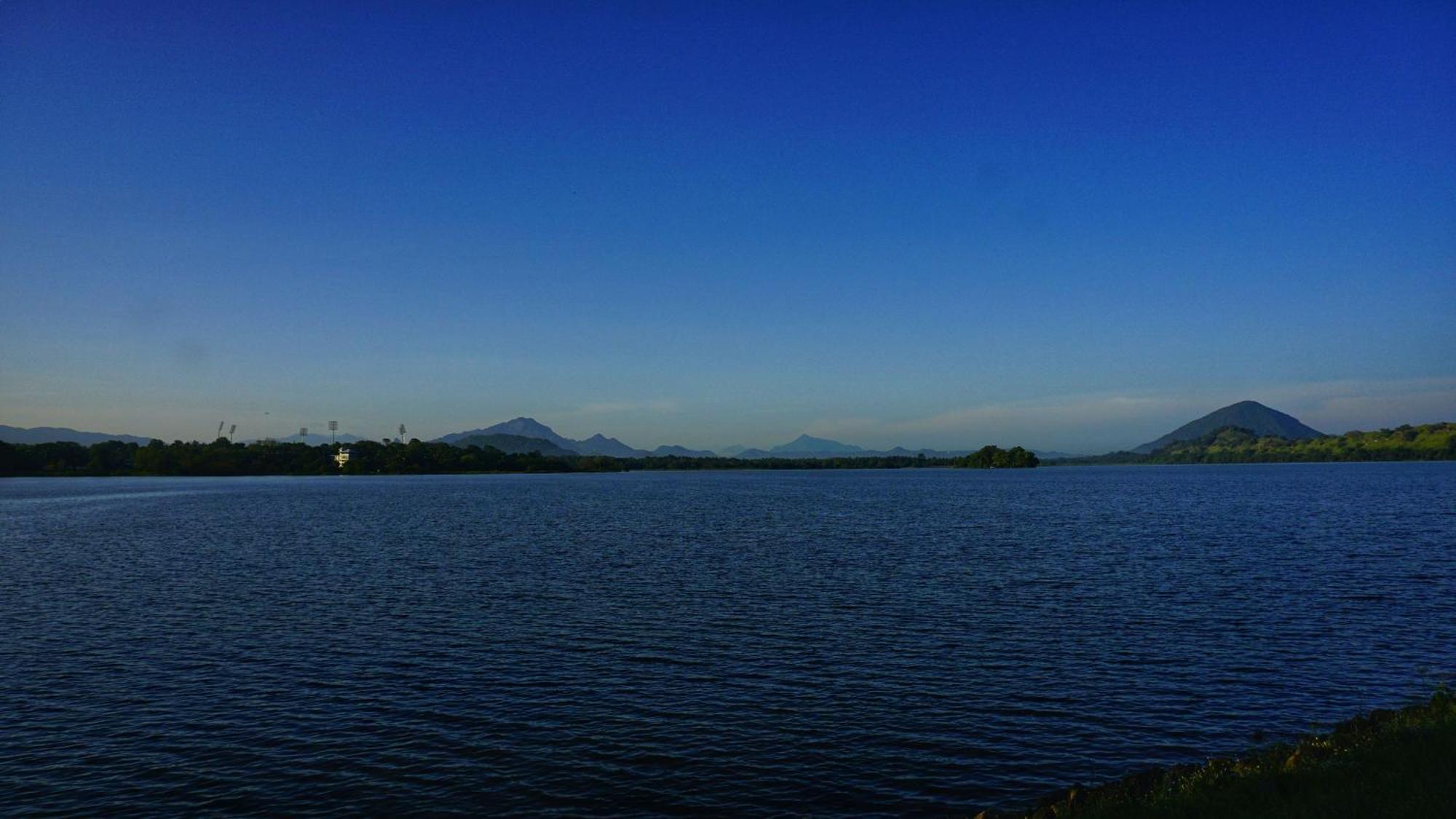 Lake Island Home Stay ดัมบูลลา ภายนอก รูปภาพ