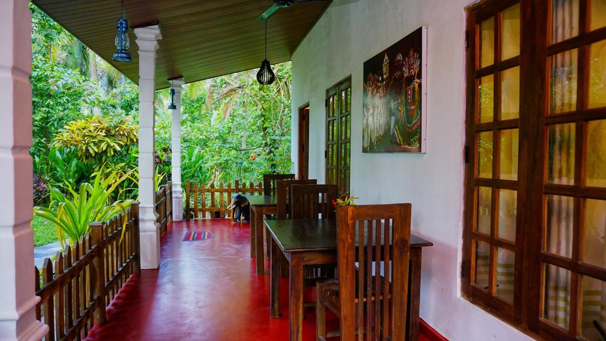 Lake Island Home Stay ดัมบูลลา ภายนอก รูปภาพ
