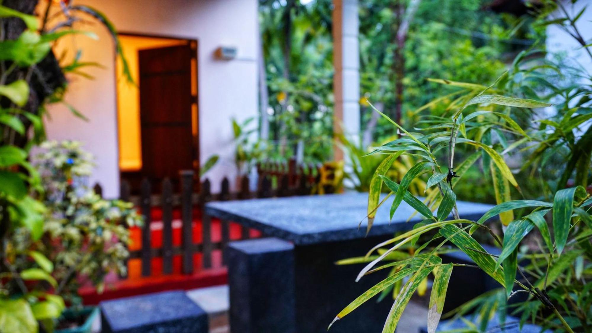 Lake Island Home Stay ดัมบูลลา ภายนอก รูปภาพ