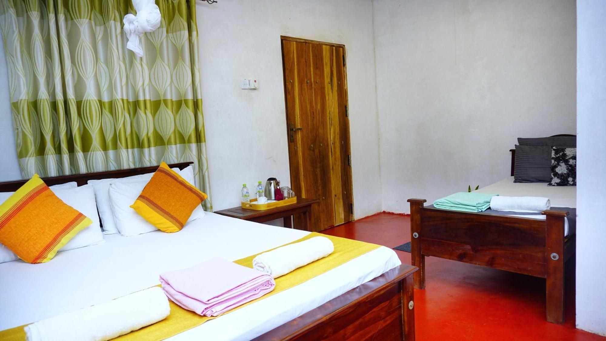 Lake Island Home Stay ดัมบูลลา ภายนอก รูปภาพ