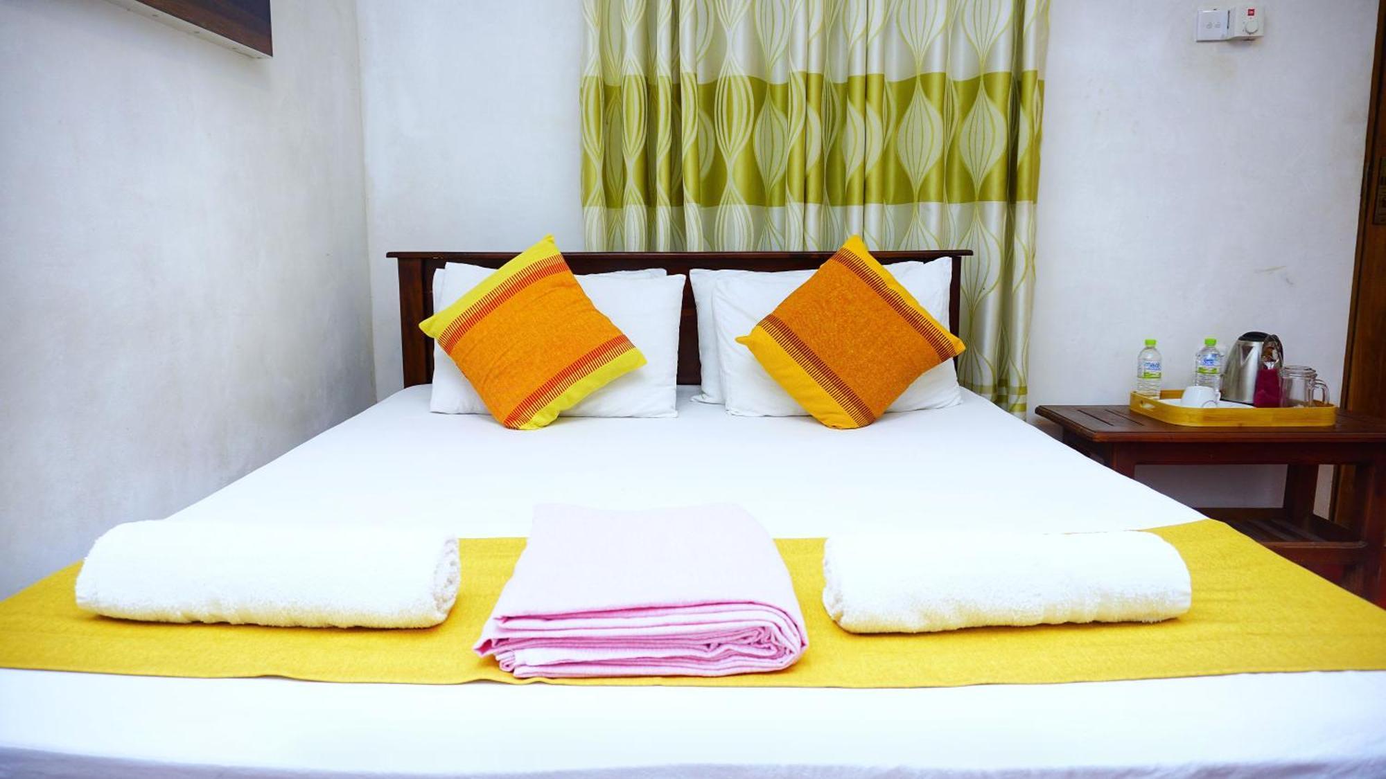 Lake Island Home Stay ดัมบูลลา ภายนอก รูปภาพ